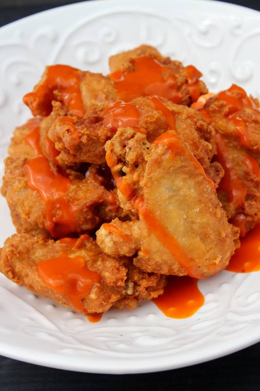Order Chicken Wings (6 pcs) food online from Noahs Pizza store, Sacramento on bringmethat.com