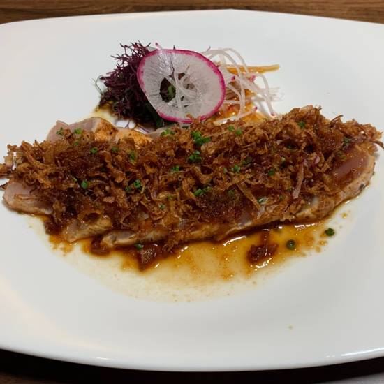 Order Seared Spicy Albacore with Crispy Onion food online from Sushi Katsu-Ya store, Seattle on bringmethat.com