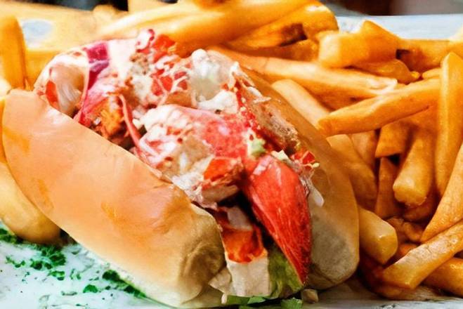 Order Creole Lobster Roll food online from Crab Du Jour store, Wilson on bringmethat.com