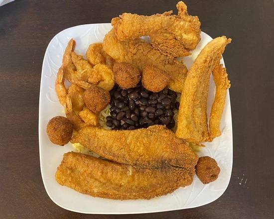 Order Riverside Seafood Bowl  food online from La La Gyros store, Tampa on bringmethat.com