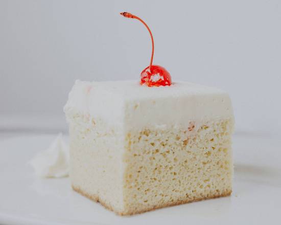Order Vanilla Sponge Cake food online from La Tavolata store, Minneapolis on bringmethat.com