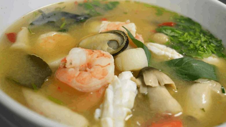 Order P10 Spicy Tom Yum Soup ** food online from Madam Mam's store, Bee Cave on bringmethat.com