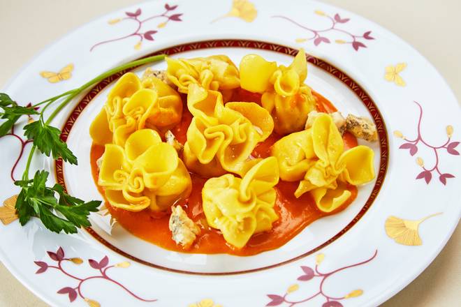 Order Tortellini "Tatiana" food online from Caffe Abbracci store, Miami on bringmethat.com