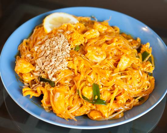 Order Pad Thai Noodle food online from 101 Asian Kitchen store, Los Angeles on bringmethat.com