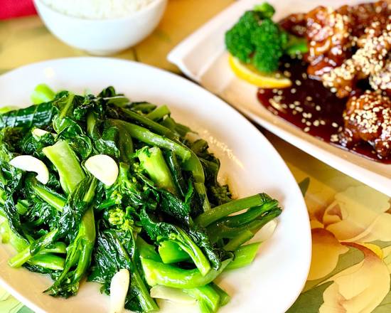 Order V2. Sauteed Gai Lan food online from Din Ho Chinese BBQ store, Austin on bringmethat.com