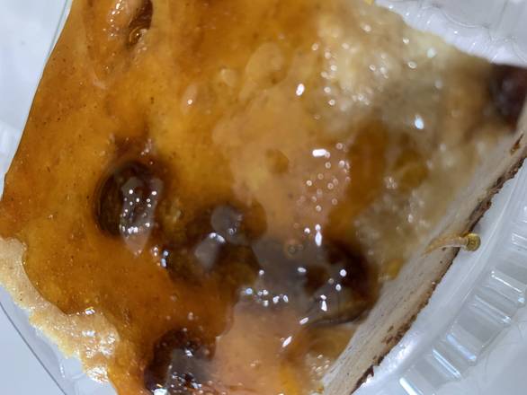 Order bread pudding    (Pudín de pan) food online from El Gran Chimi Deli & Grill store, New York on bringmethat.com