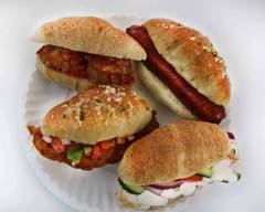 Muncheez by Villa (11200 Lakeline Mall Dr., Sp. BC-3)