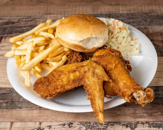 Order Thigh & Wing (2 pcs) food online from Tartara y Alemana Chicken Broaster store, Doral on bringmethat.com