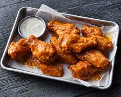Hoots Wings (Reynoldstown)