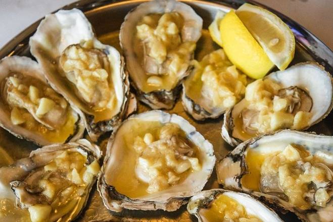Order Steamed Oysters food online from Hook & Reel Cajun Seafood store, Killeen on bringmethat.com