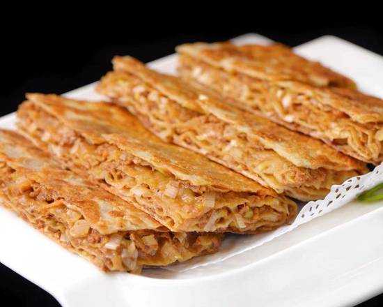 Order 千层肉饼 Meat Pie food online from Min Chef store, Tustin on bringmethat.com