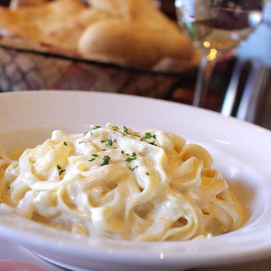Order Lunch - Pasta Alfredo food online from La Piazza store, Merrick on bringmethat.com