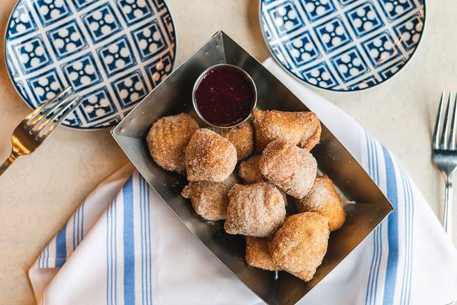 Order Holes de Donut food online from Centraal Grand Cafe & Tappery store, Milwaukee on bringmethat.com
