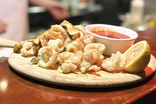 Order Fried Calamari and Shrimp food online from Caffe Di Mauro store, Miami Beach on bringmethat.com