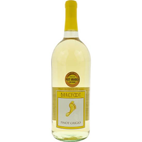 Order BAREFOOT PINOT GRIGIO 1.5L  12.5% ABV  food online from Princess Liquors store, Port Saint Lucie on bringmethat.com