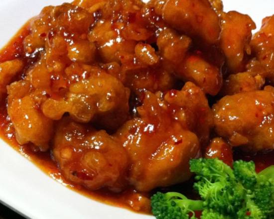 Order General Tso's Chicken food online from Red Apple Chinese Restaurant store, Harahan on bringmethat.com