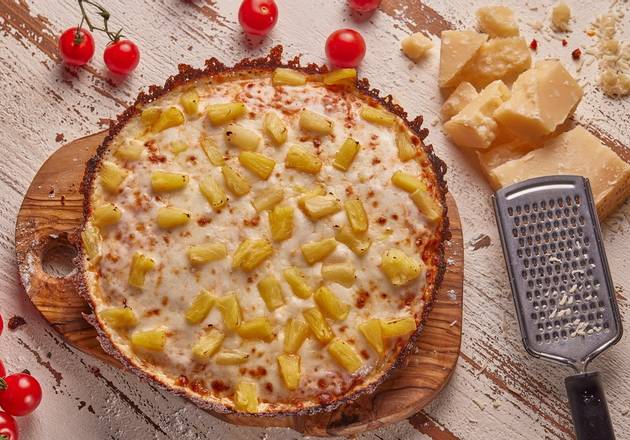 Order Pizza de Piña food online from Pa` Comer Cuban Pizza store, Hialeah on bringmethat.com