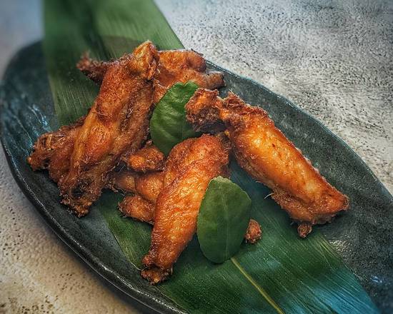 Order Lemongrass Chicken Wings food online from Pla-tu Sushi Thai Tapas store, South Miami on bringmethat.com