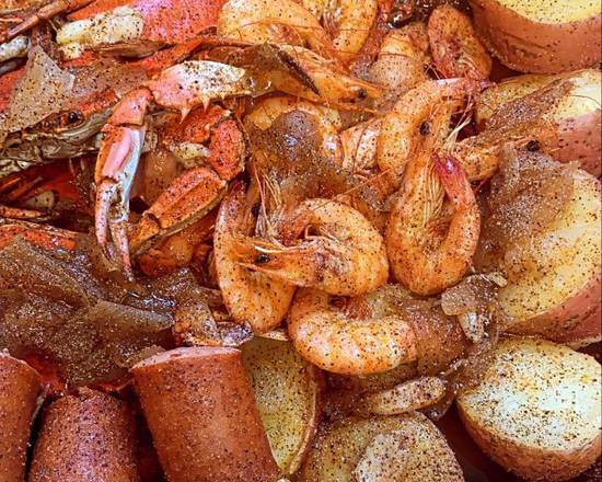 Order Seafood Boat  food online from Lo Southern Treat store, New Orleans on bringmethat.com