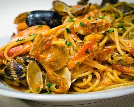 Order Linguine Allo Scoglio food online from Spaghetto store, Davie on bringmethat.com