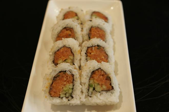 Order Spicy Tuna Roll food online from Izakaya Sushi & Bar store, Renton on bringmethat.com