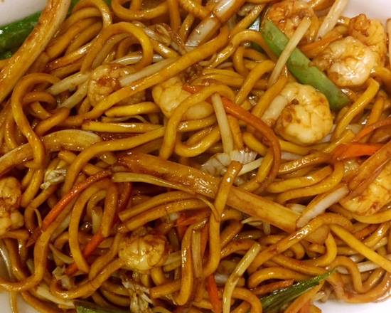Order 527.Shrimp Lo Mein 虾捞面 food online from China Chalet store, Florham Park on bringmethat.com