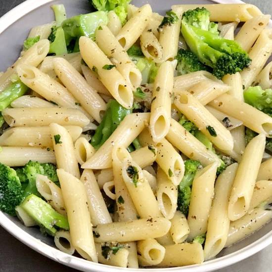 Order Broccoli, Garlic, and Oil food online from Nypd store, Ann Arbor on bringmethat.com