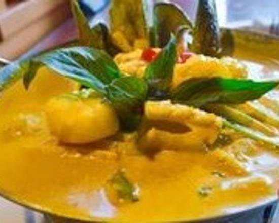 Order Seafood Southern Curry-GF food online from Emporium Thai Cuisine store, Los Angeles on bringmethat.com