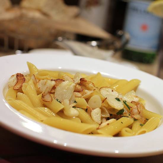 Order Side Pasta Garlic & Oil food online from Mama Theresa's store, Westbury on bringmethat.com