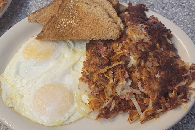 Order #1 Homemade Corned Beef Hash food online from Fleetwood diner store, Ann Arbor on bringmethat.com
