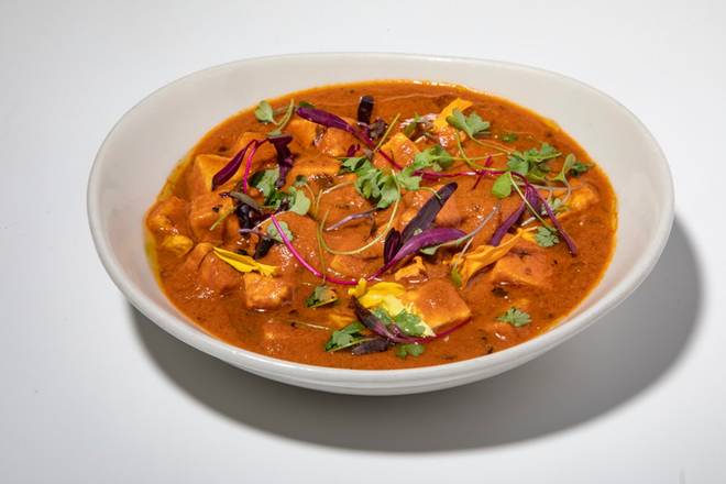 Order Ghee Makhni Butter Paneer 16 oz (contains cashews) food online from Curry Up Now store, Decatur on bringmethat.com