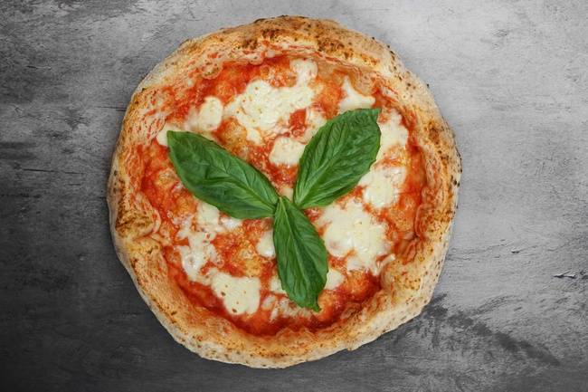 Order 10" Margherita Pizza food online from Pummarola store, Coral Gables on bringmethat.com