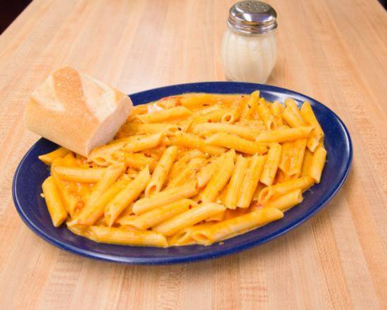 Order Penne a la Vodka food online from Robert's Pizzeria store, Newark on bringmethat.com