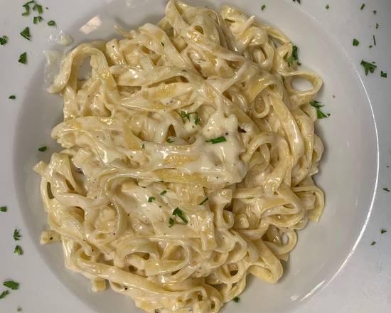 Order Fettuccini Alfredo food online from Rotelli Pizza & Pasta store, Boca Raton on bringmethat.com