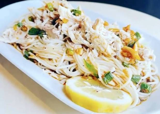 Order Spicy Cold Noodle 鸡丝凉面 food online from Johnny Carinos Italian Restaurant store, San Antonio on bringmethat.com