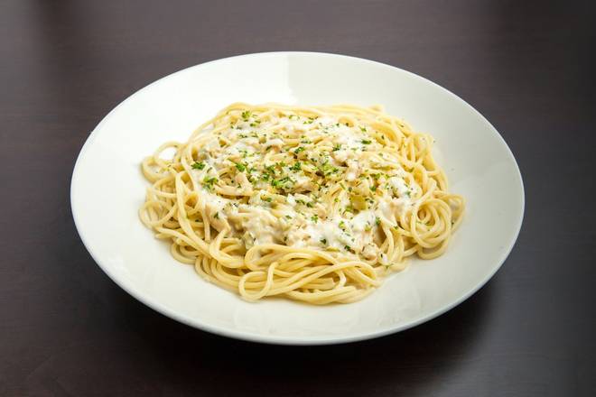 Order White Clam Sauce food online from Old Spaghetti Factory store, Hillsboro on bringmethat.com