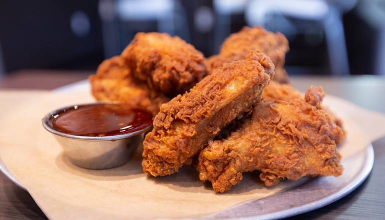 Order 8 Crunch Wings food online from Wing Zone store, Jacksonville on bringmethat.com