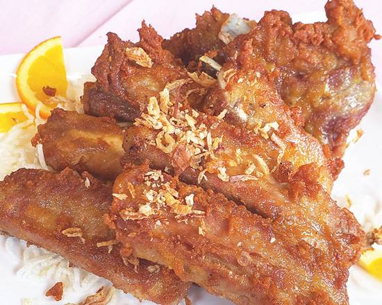 Order Fried Garlic Pork Spare Ribs 金牌蒜香骨 food online from Jin Ding Restaurant store, Bryn Mawr on bringmethat.com