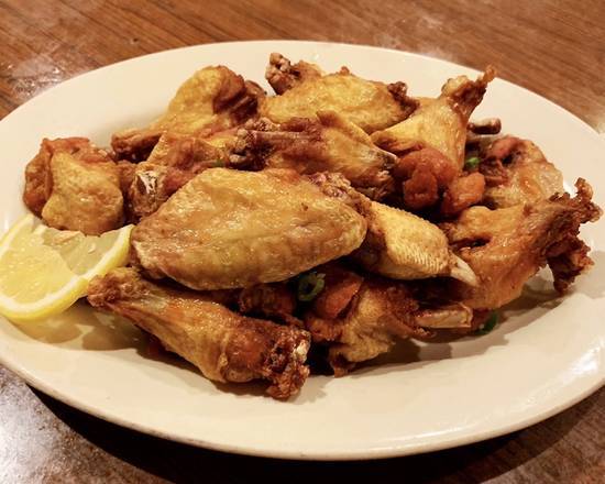 Order Fried Chicken Wings (8 pcs) food online from Shiao Lan Kung Restaurant store, Philadelphia on bringmethat.com
