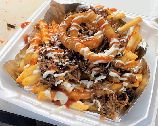 Order Mucnhie's Pulled Pork  food online from The Munchie Machine store, Cape Coral on bringmethat.com