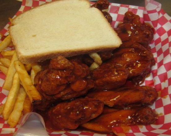 Order Party Wings 4pc food online from Gowdy's Seafood of Lavergne Tn. store, La Vergne on bringmethat.com