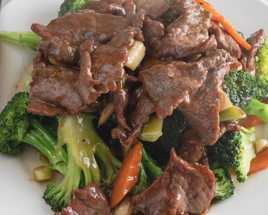 Order Beef Broccoli西兰花牛肉 food online from New Station Seafood store, Sacramento on bringmethat.com
