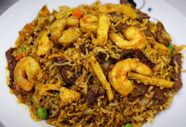 Order R5. Combination Fried Rice (Qt) food online from Captain King's Seafood City store, Memphis on bringmethat.com