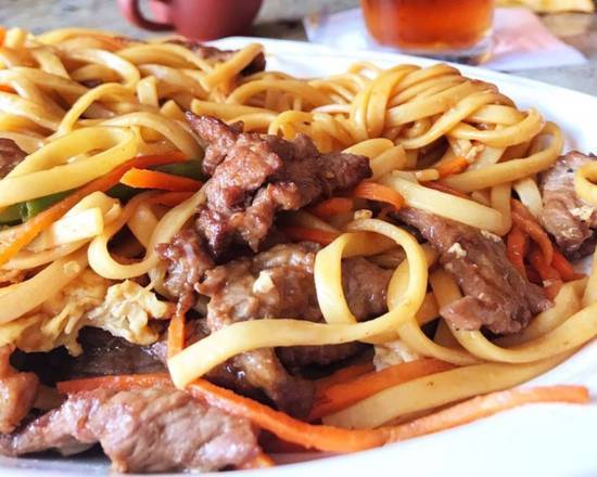 Order Beef Lo Mein food online from Mulan Asian Bistro store, Memphis on bringmethat.com