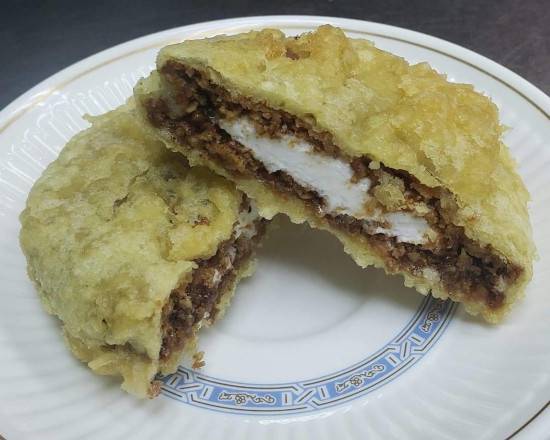 Order Deep Fried Oatmeal Creme Pie food online from Bangkok Fusion Café store, Saint Petersburg on bringmethat.com
