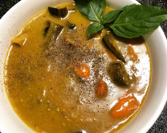 Order E13 Chicken curry with rice food online from The Ripple Of Smiles store, Honolulu on bringmethat.com