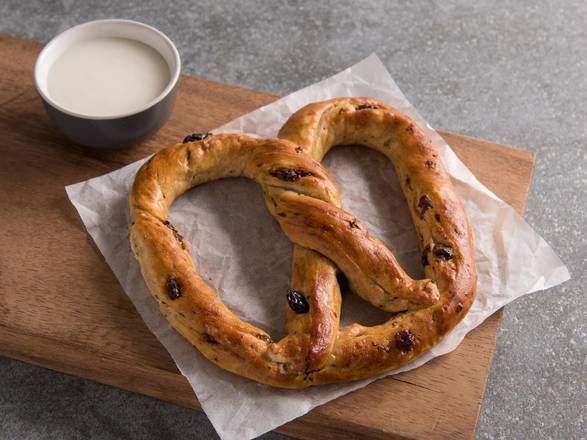 Order Raisin Pretzel food online from Auntie Anne's at Riverchase Galleria store, Birmingham on bringmethat.com