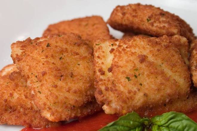Order Toasted Ravioli food online from NYPD Pizza store, Orlando on bringmethat.com