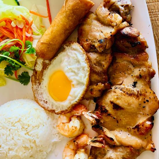 Order D7.  Shrimps-chicken-egg roll-fried egg food online from Pho Avenue store, Mountain View on bringmethat.com