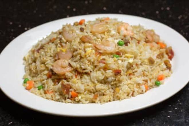Order 扬州炒饭 Yong Chow Fried Rice food online from Golden Eagle Chinese store, Honolulu on bringmethat.com